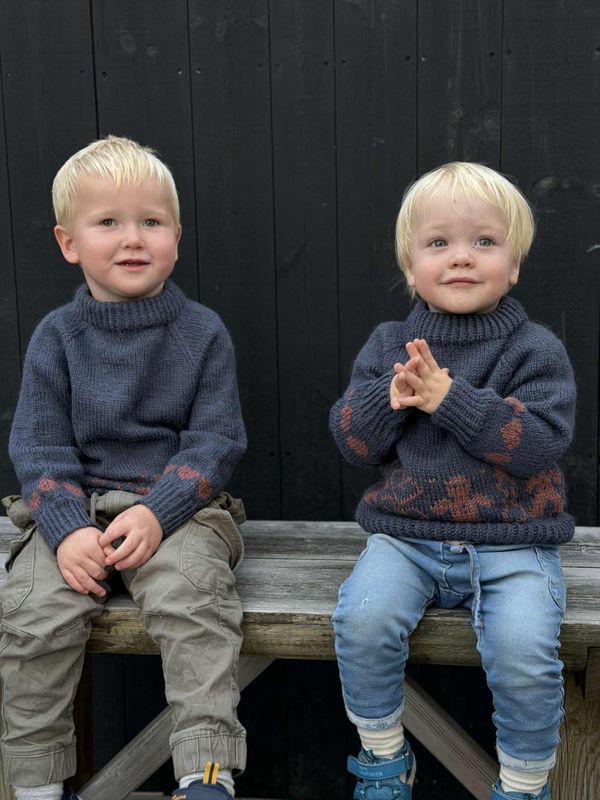 Pebberkage-genser - Ferdigstrikka