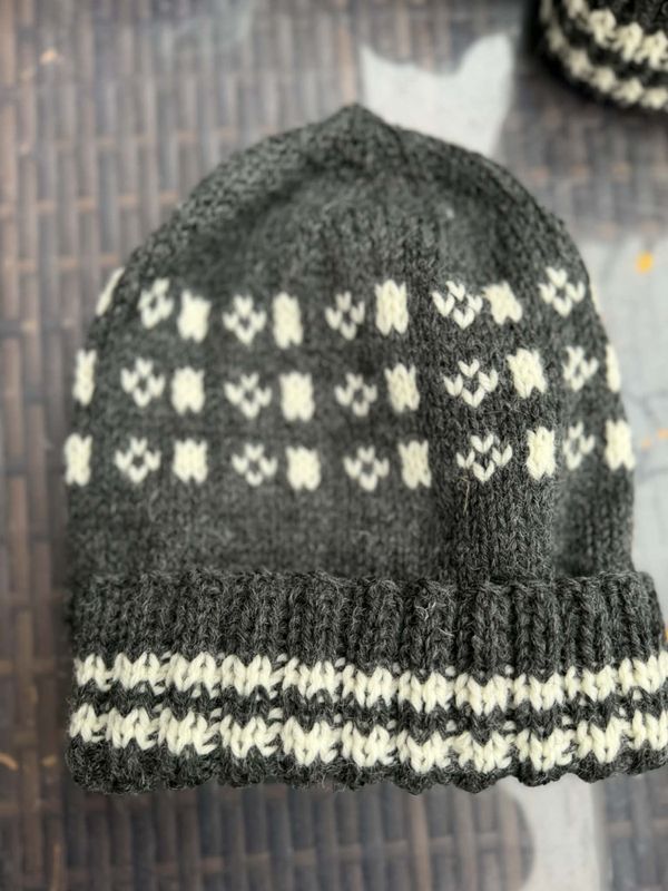 Hat for Is sweater (pattern)
