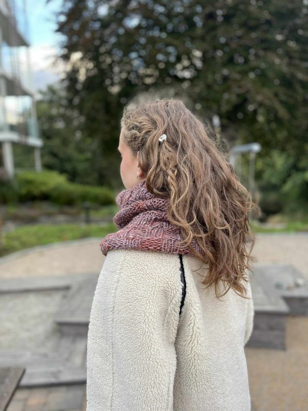 Hals i Kamelia by Permin (oppskrift)