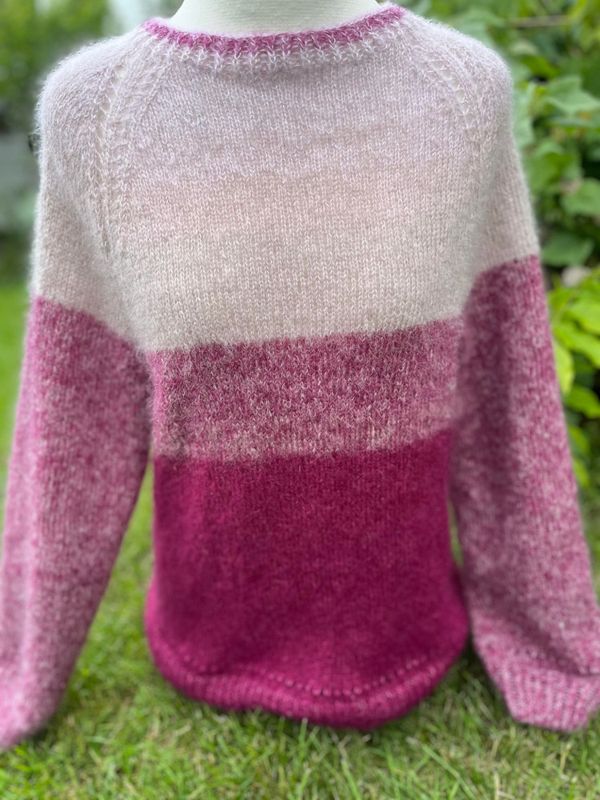Sjursø-genser, rosa - Ferdigstrikka
